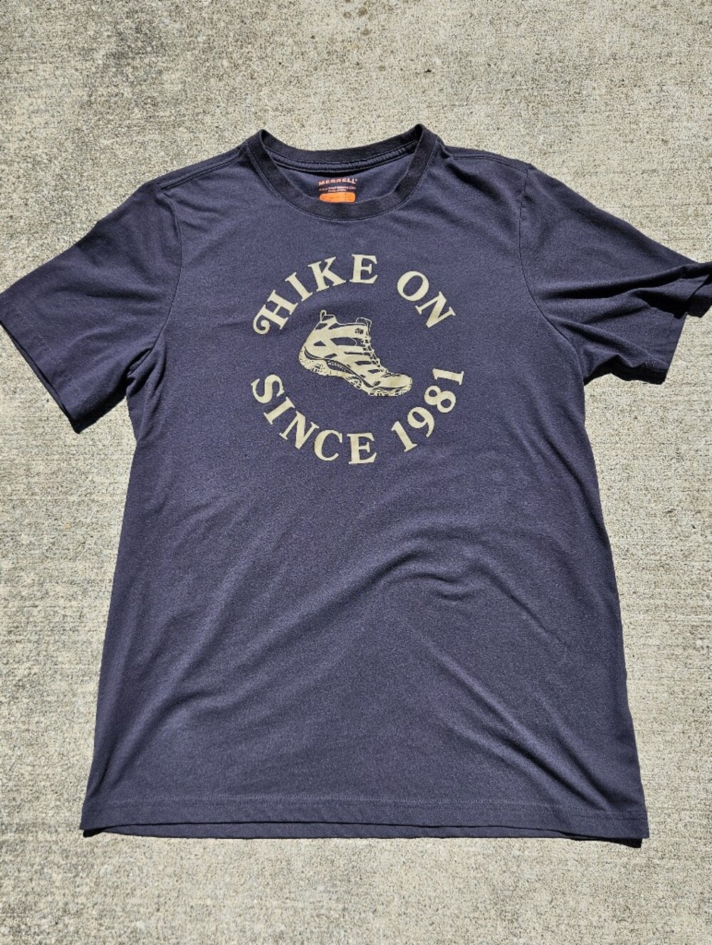 Merrell Gray Short-Sleeve 'Hike On Since 1981' Graphic Soft Tee Shirt Medium
